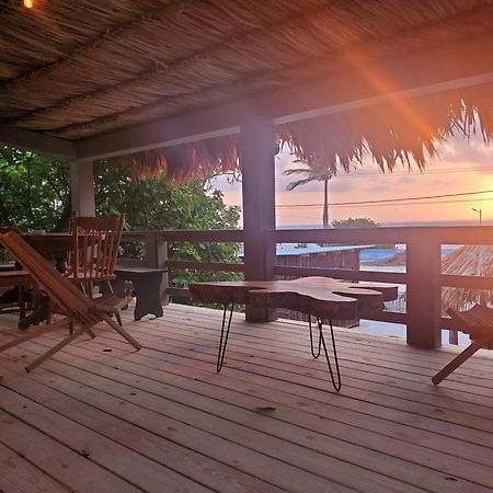 Hotel The Bounty à Caye Caulker Extérieur photo