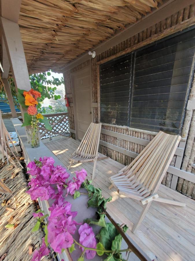 Hotel The Bounty à Caye Caulker Extérieur photo