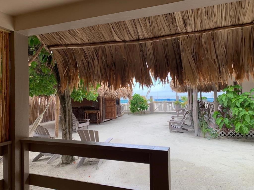 Hotel The Bounty à Caye Caulker Extérieur photo