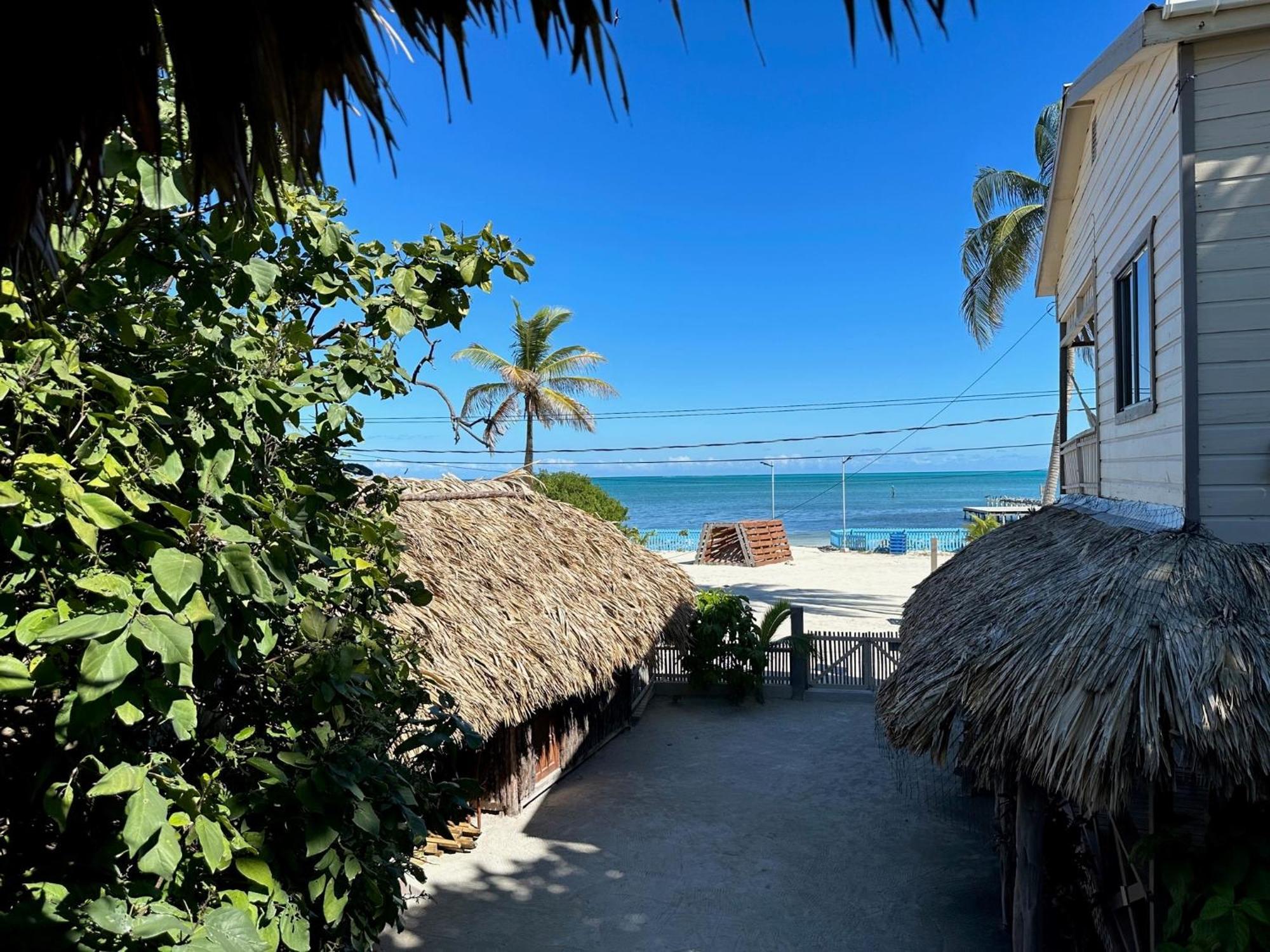 Hotel The Bounty à Caye Caulker Extérieur photo