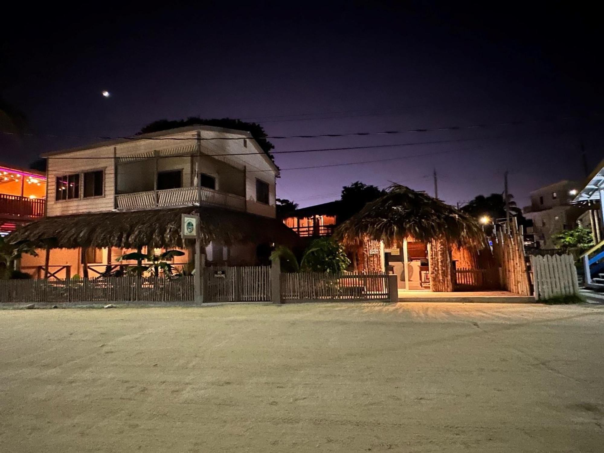 Hotel The Bounty à Caye Caulker Extérieur photo