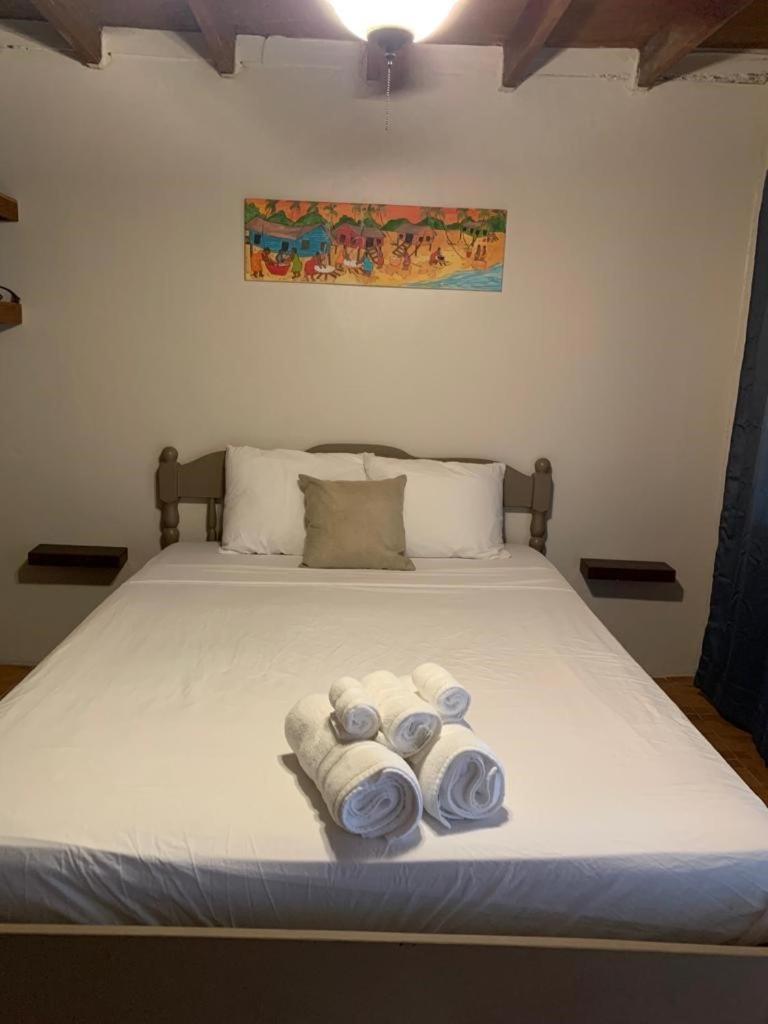Hotel The Bounty à Caye Caulker Extérieur photo