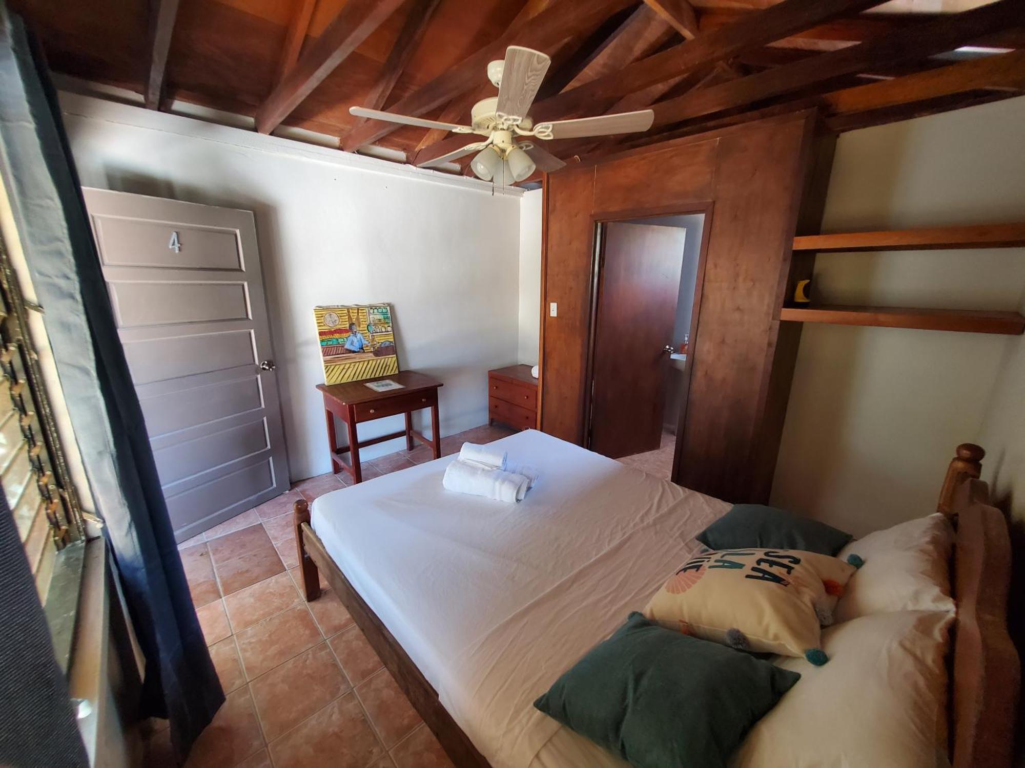 Hotel The Bounty à Caye Caulker Extérieur photo