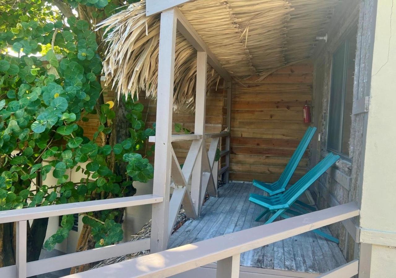 Hotel The Bounty à Caye Caulker Extérieur photo